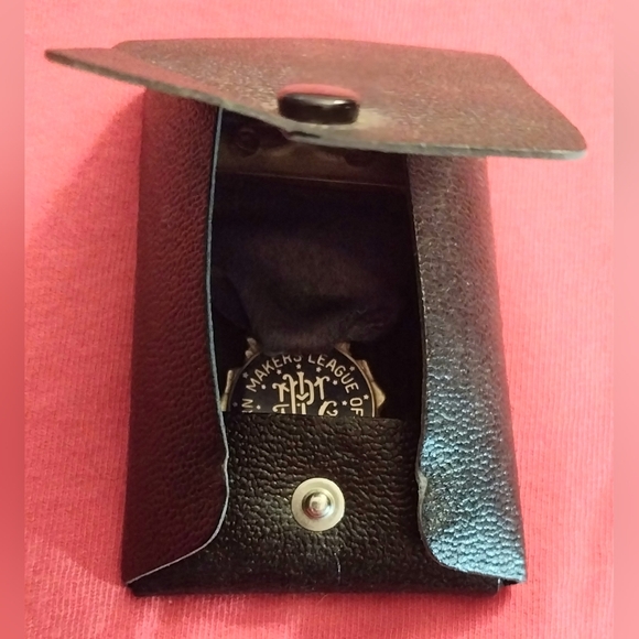 Vintage 1946 Pattern Makers League of N.A. Badge Ribbon Medal Pin North America - Picture 5 of 6